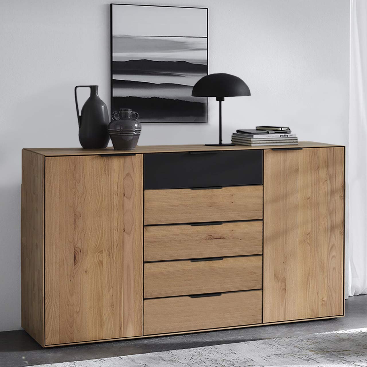 WSM 4400 Kommode mit fünf Schubkästen und 2 Türen in Wildeiche und Glas Akzent an der oberen Schublade Type 3180MG1