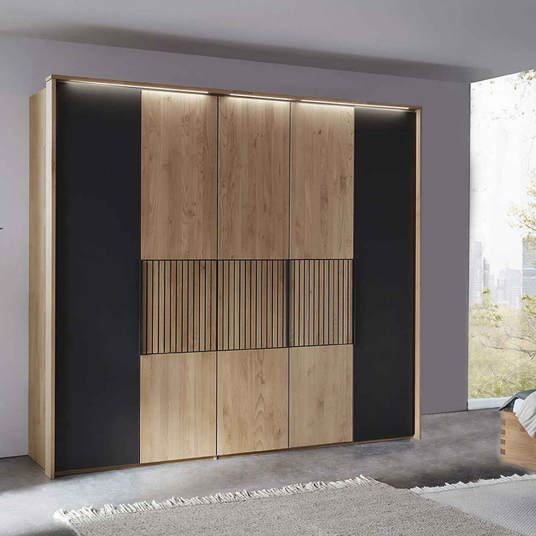 WSM 4400 5-türiger Kleiderschrank mit Glas und Lamellen Akzent B 251,9 x H 223,3 cm