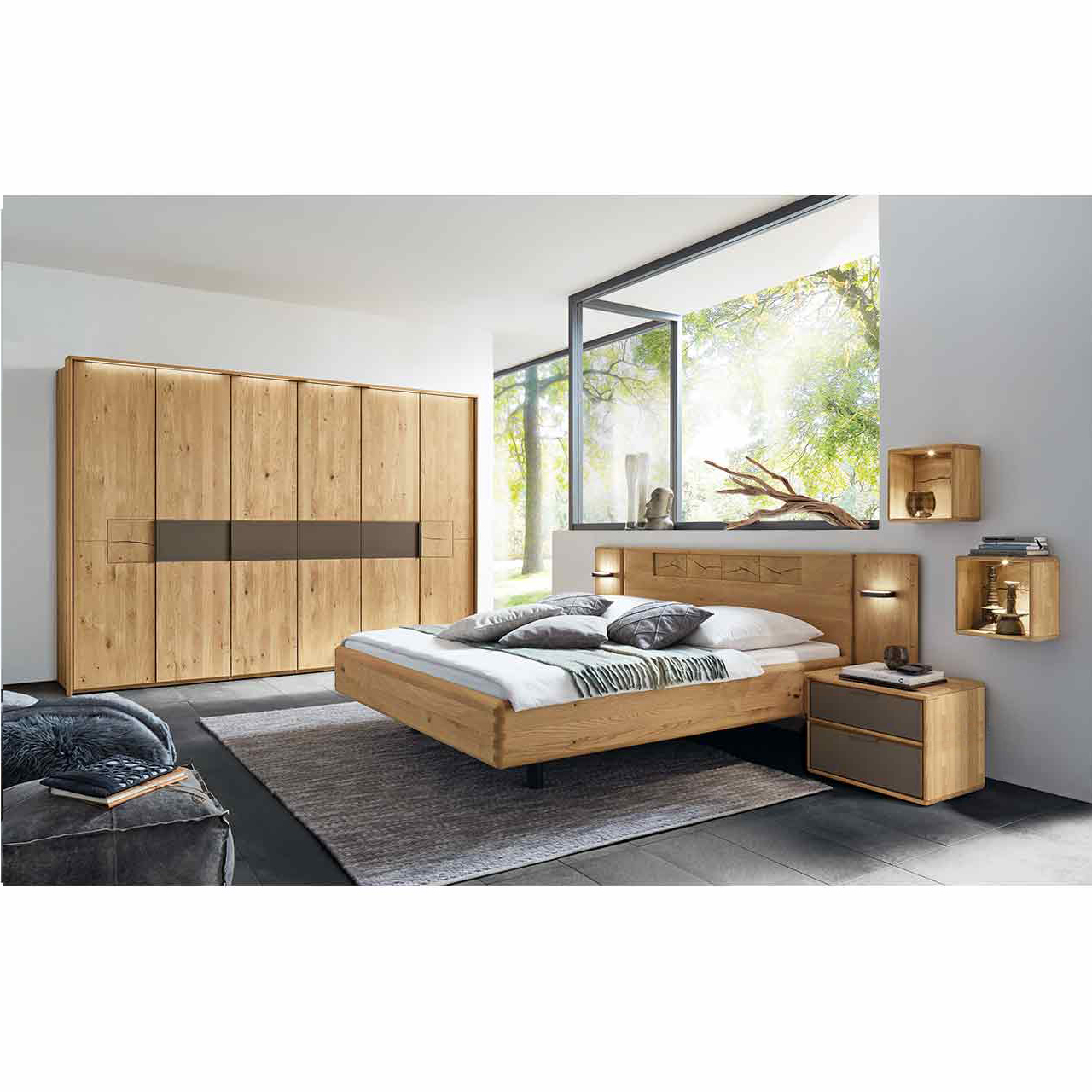 WSM1600_Kombi_1011 Schlafzimmer Kombination 1011 in Wildeiche mit Hirnholz und Lack Mocca Akzenten, Doppelbett, Konsolen mit je zwei Schubladen und 6-türigen Drehtürenschrank.