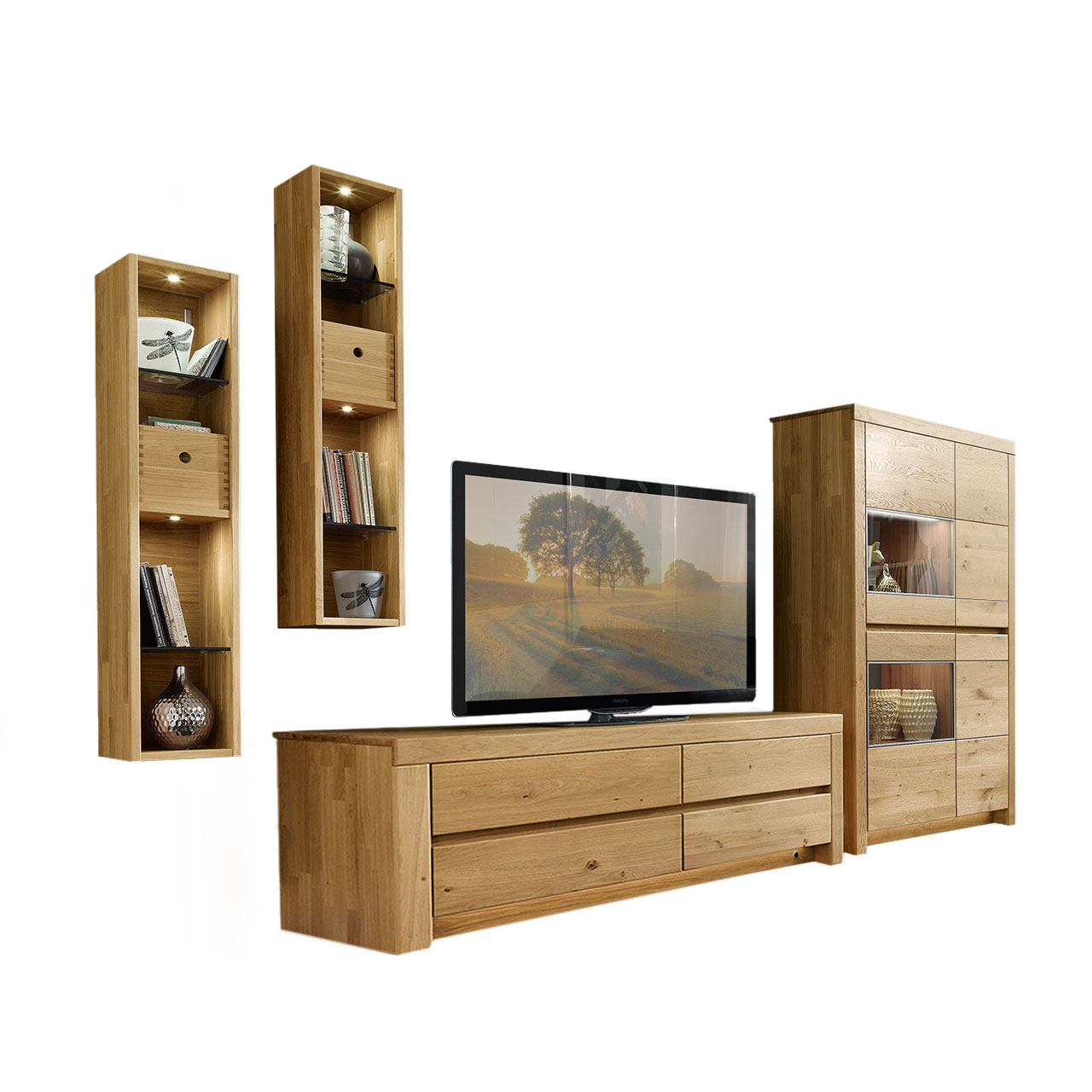 Soleo3000-Wohnkombi-Type-3008-WILDEICHE Wohnwand in massiver Wildeiche Type 3008 mit ein Lowboard, zwei Hängeregale und einem Zeilenschrank bestehend aus 4 Türen mit zwei Vitrinenfächern untereinander angeordnet.