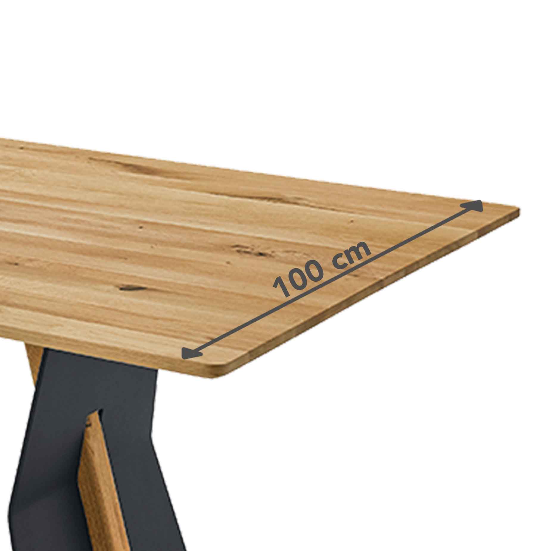 Esstisch 471 am Bild mit einem breiten Maß von 100 cm.
