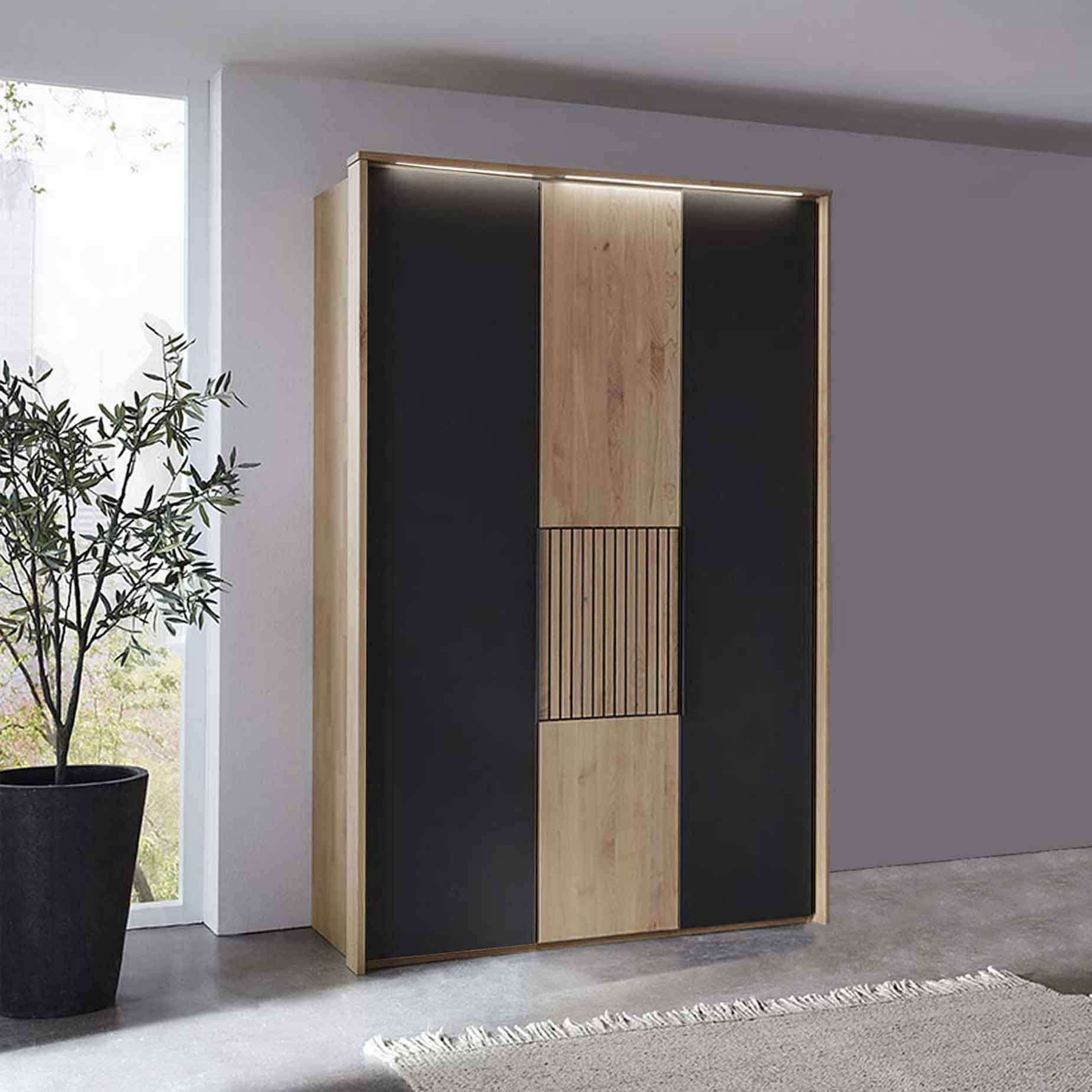 WSM 4400 3 türiger Kleiderschrank mit Glas und Lamellen Akzent B 151,9 x H 223,3 cm